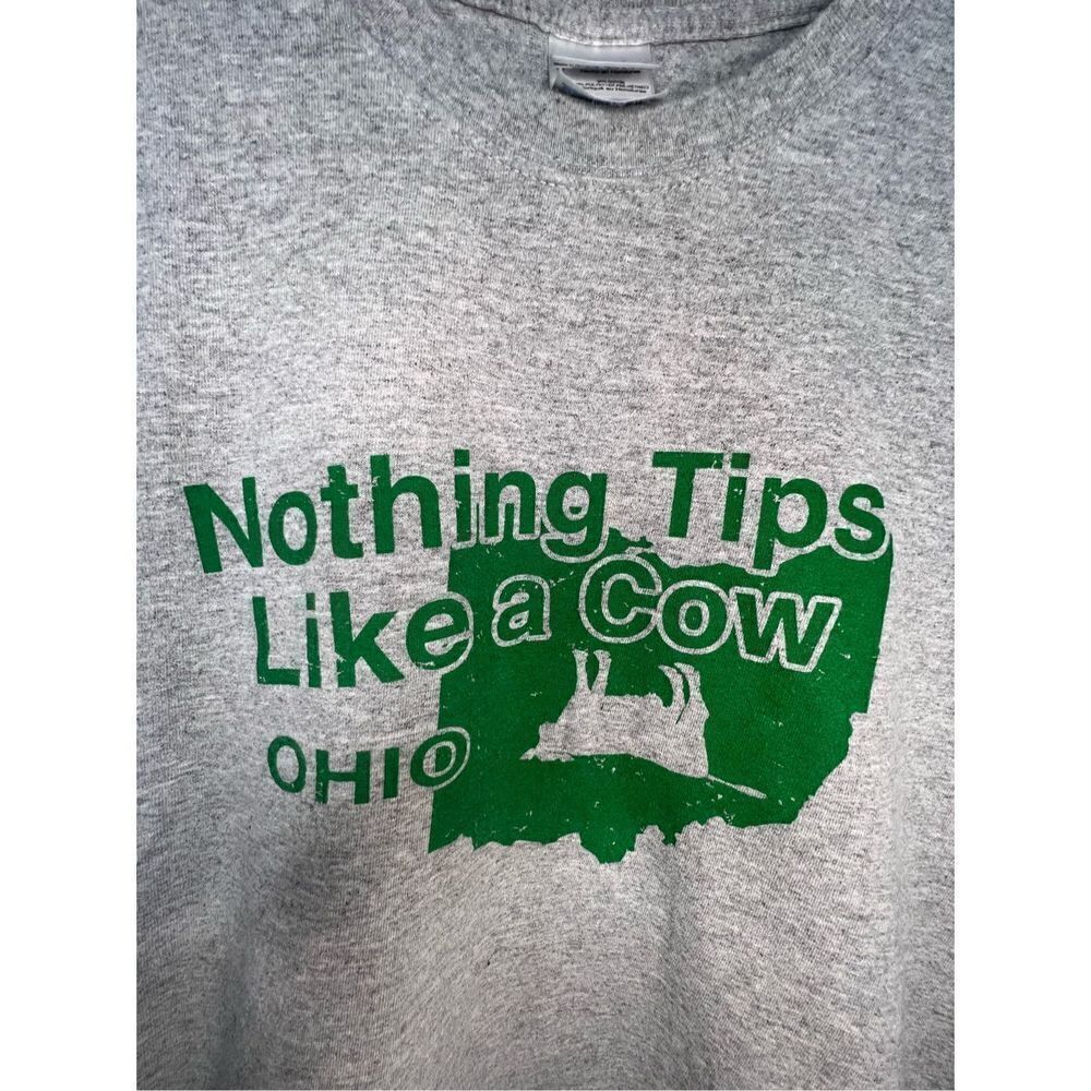Gildan Grey Funny Ohio Cow Tipping Graphic Short Sleeve T-Shirt - Picture 2 of 4